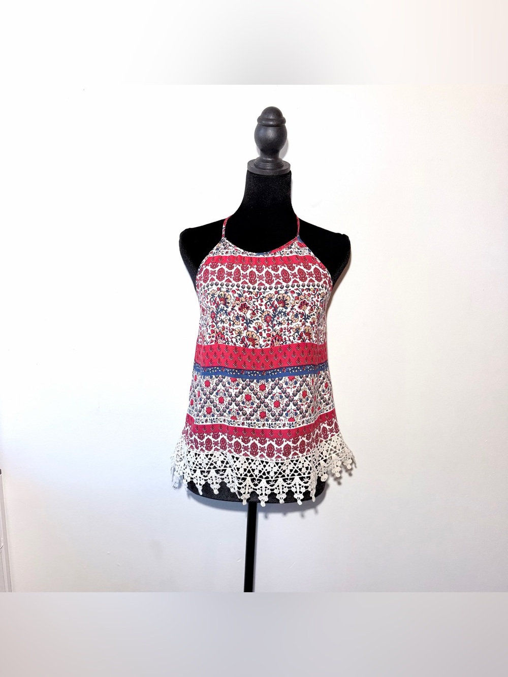 BE COOL Red, Blue and White Crochet-Hem Halter Tank